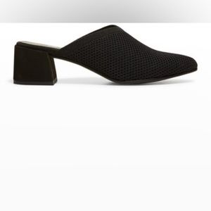 Eileen Fisher Gest Leather Mule in black - size 8